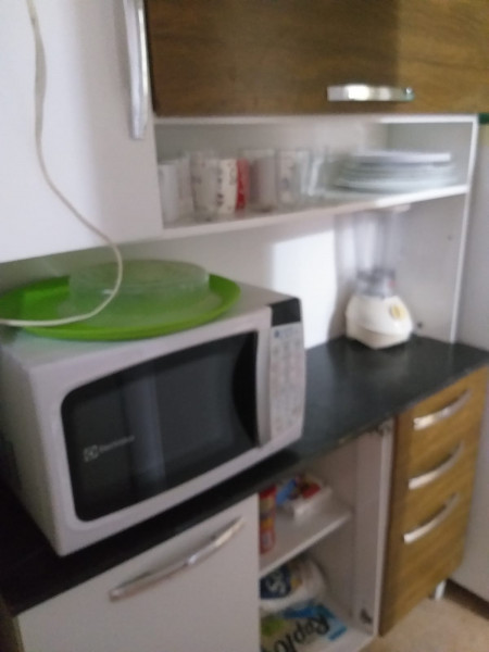 Imagem 3 da galeria do anúncio: Apartamento com quarto compartilhado para moças