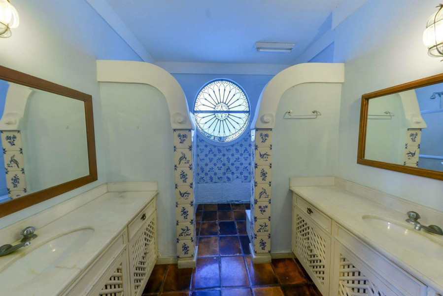 Imagem 11 da galeria do anúncio: Casarão em Laranjeiras - quartos individuais