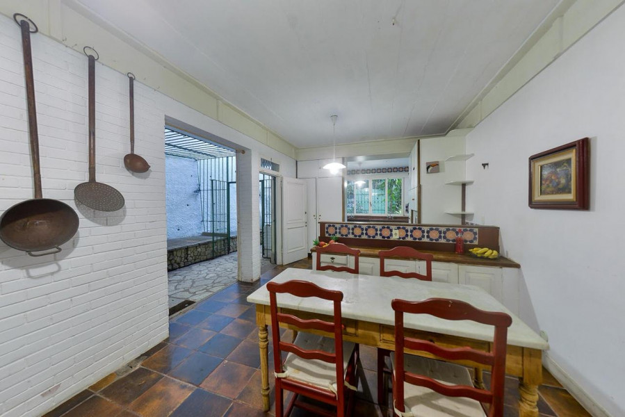 Imagem 10 da galeria do anúncio: Casarão em Laranjeiras - quartos individuais