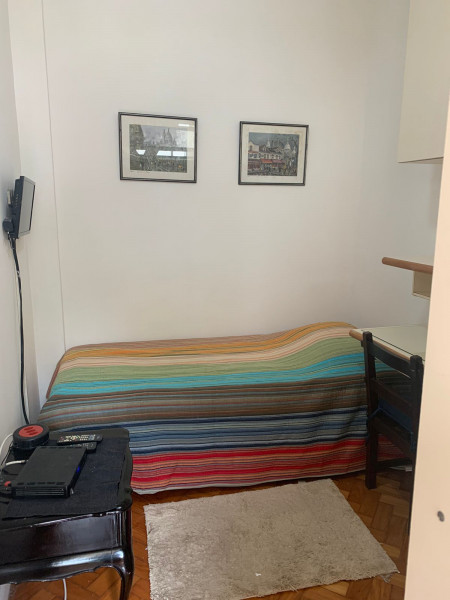 Imagem 5 da galeria do anúncio: Quarto arejado amplo com frigobar com TV NET e INTERNET