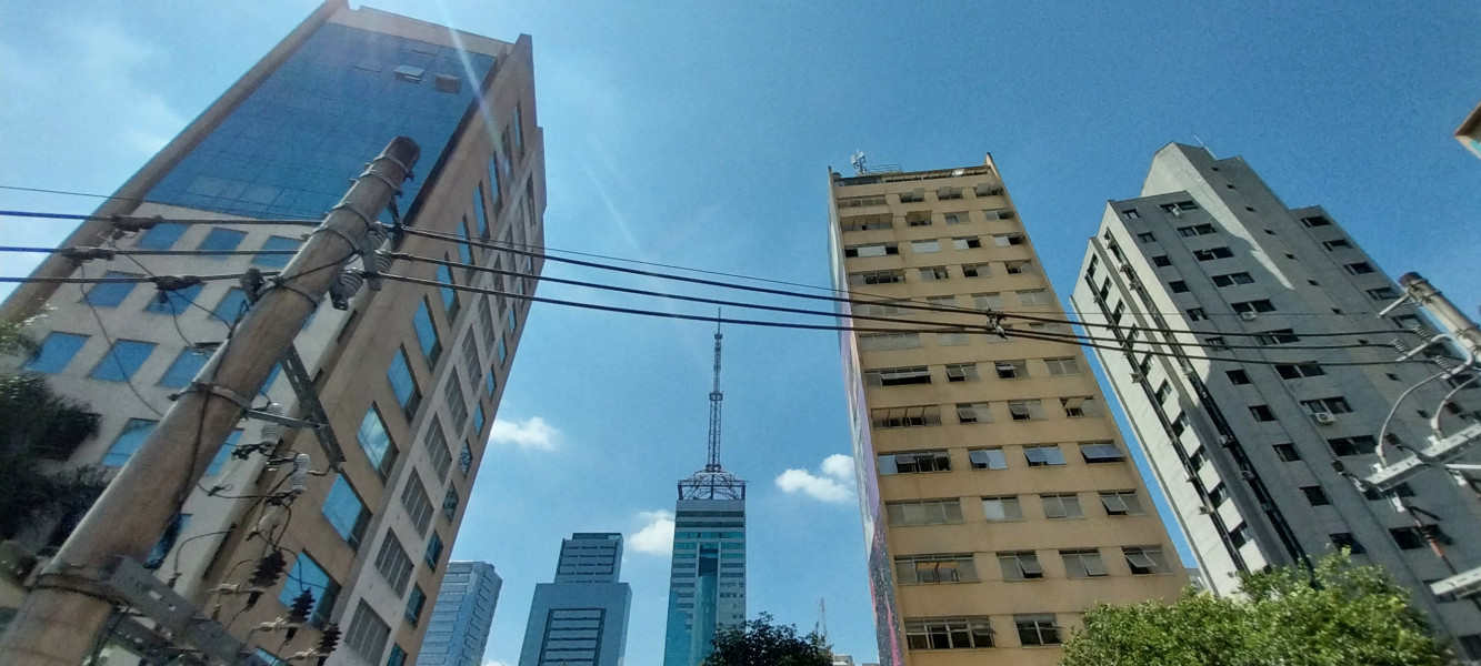 Imagem 10 da galeria do anúncio: Quarto com Varanda