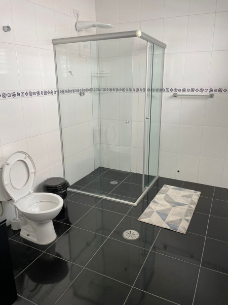 Imagem 2 da galeria do anúncio: ALUGO SUITE DECORADA COM TUDO INCLUSO.