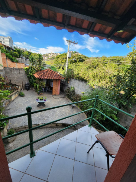 Imagem 15 da galeria do anúncio: Quarto em Casa Familiar/Silenciosa, próx. UFMG e Av. Fleming