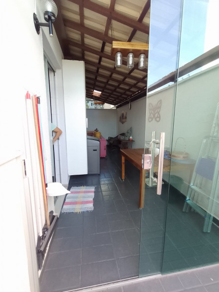 Imagem 1 da galeria do anúncio: ALUGO quarto a 1/2 quadra de todo comércio