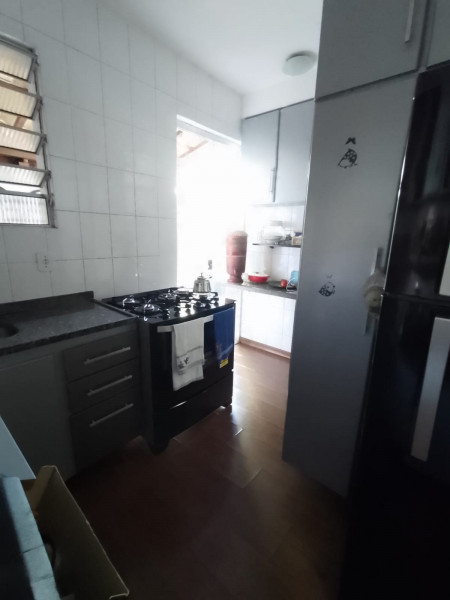 Imagem 4 da galeria do anúncio: ALUGO quarto a 1/2 quadra de todo comércio