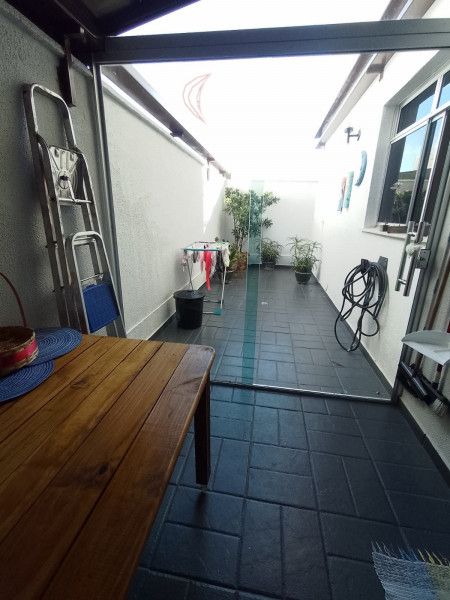 Imagem 3 da galeria do anúncio: ALUGO quarto a 1/2 quadra de todo comércio