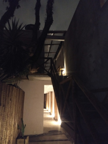 Imagem 12 da galeria do anúncio: Kitnet mobiliada com geladeira fogão e cama e individuais.