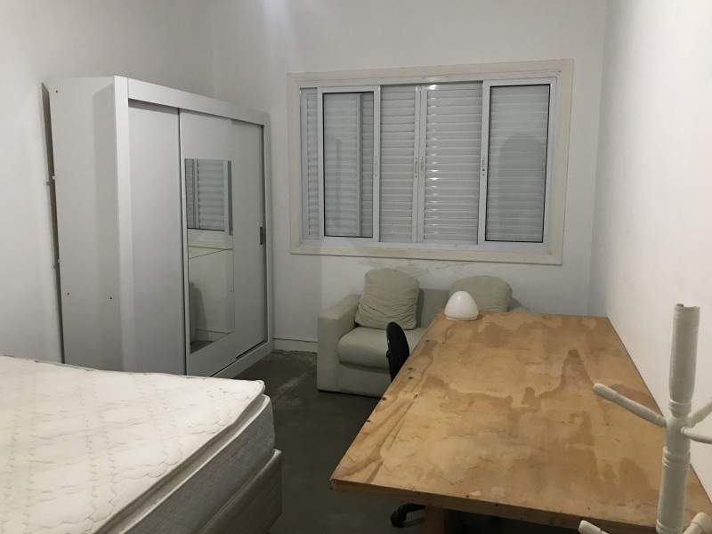 Imagem 6 da galeria do anúncio: Quarto individual mobiliado no centro