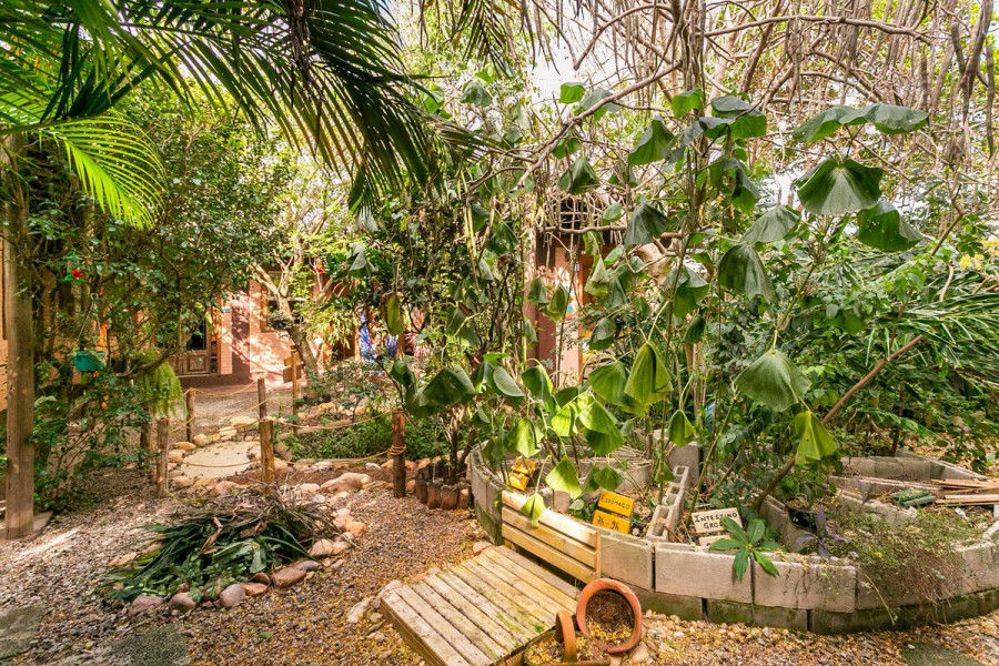 Imagem 12 da galeria do anúncio: Suíte privativa_Casa Flor Raiz