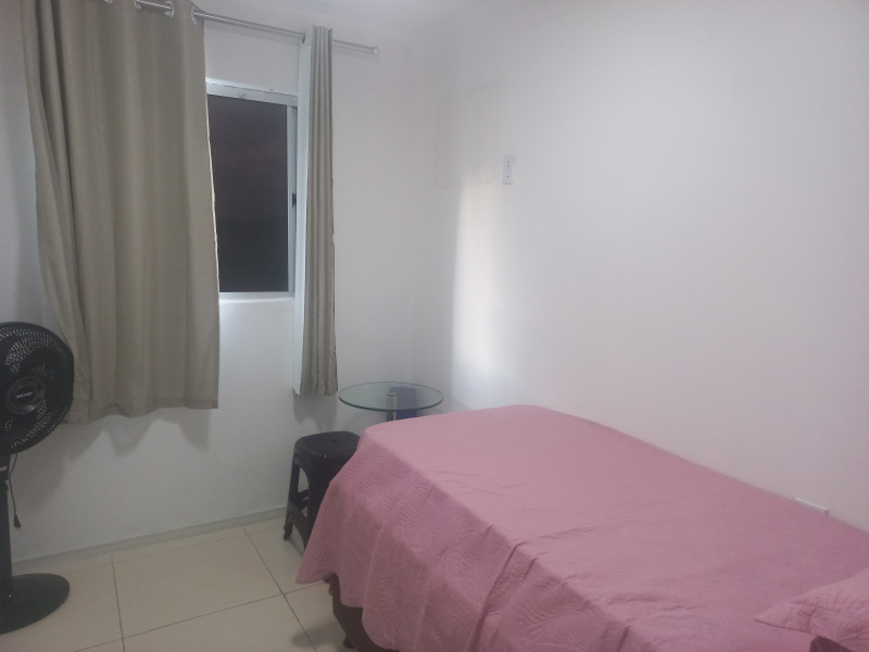 Imagem 2 da galeria do anúncio: Alugo Quarto Mensal/ Dividir apartamento SOMENTE MULHERES