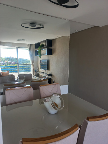 Imagem 1 da galeria do anúncio: Alugo Quarto Mensal/ Dividir apartamento SOMENTE MULHERES