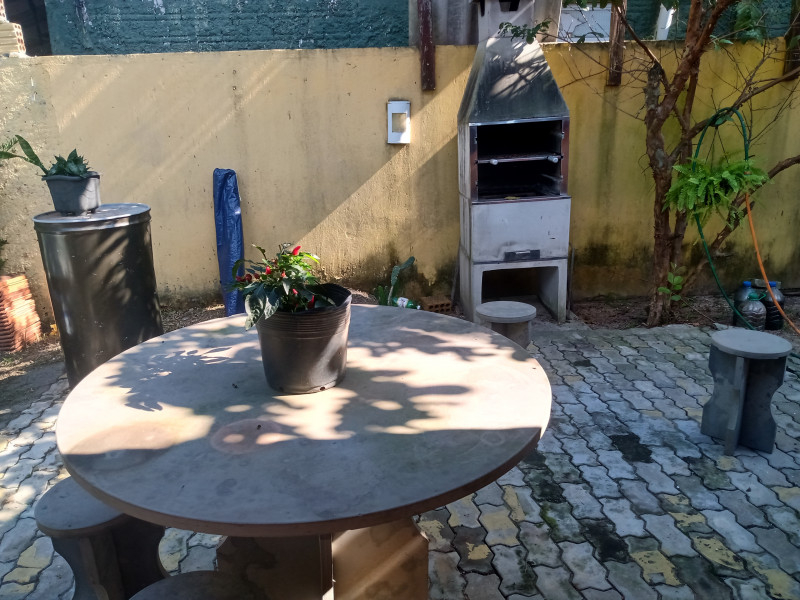 Imagem 7 da galeria do anúncio: Aluga se Quarto Femenino em residência com Piscina