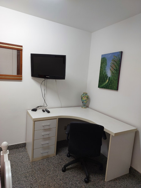 Imagem 1 da galeria do anúncio: Quarto em casa de familia