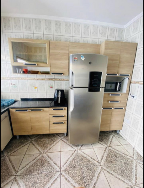 Imagem 12 da galeria do anúncio: Alugo Suite ampla vom cama box  Tv e frigobar