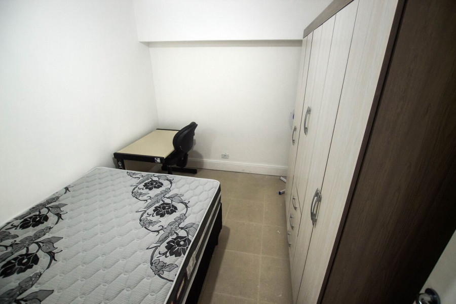 Imagem 6 da galeria do anúncio: Quarto  medio Centro Curitiba