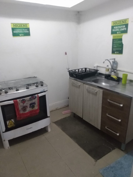 Imagem 8 da galeria do anúncio: Quarto  medio Centro Curitiba