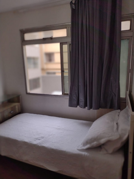 Imagem 4 da galeria do anúncio: Quarto  medio Centro Curitiba