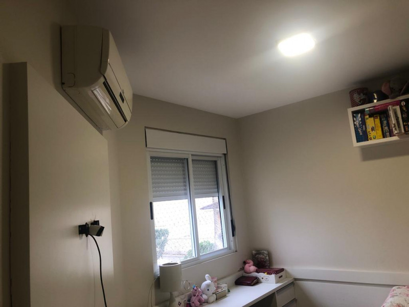 Imagem 2 da galeria do anúncio: Quarto em apartamento de 3 quartos com sacada