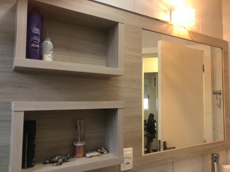 Imagem 3 da galeria do anúncio: Quarto em apartamento de 3 quartos com sacada