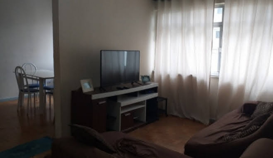 Imagem 4 da galeria do anúncio: Alugo quarto à 600 m. da estação Sta Cruz .