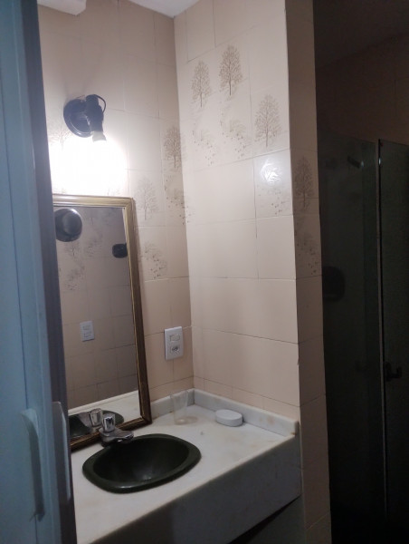 Imagem 3 da galeria do anúncio: Apartamento agronomica privativo (  reforma em andamento)