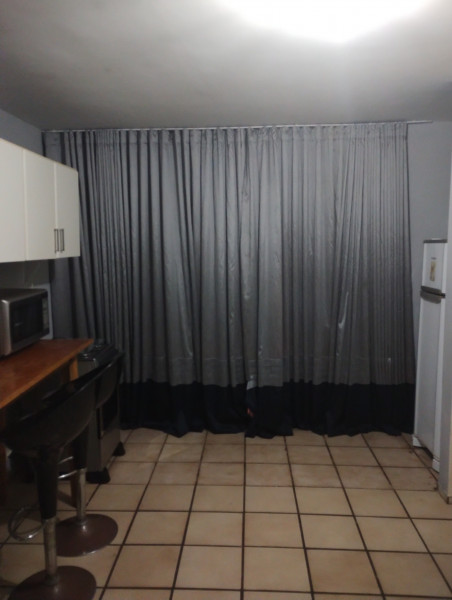 Imagem 12 da galeria do anúncio: Apartamento agronomica privativo (  reforma em andamento)