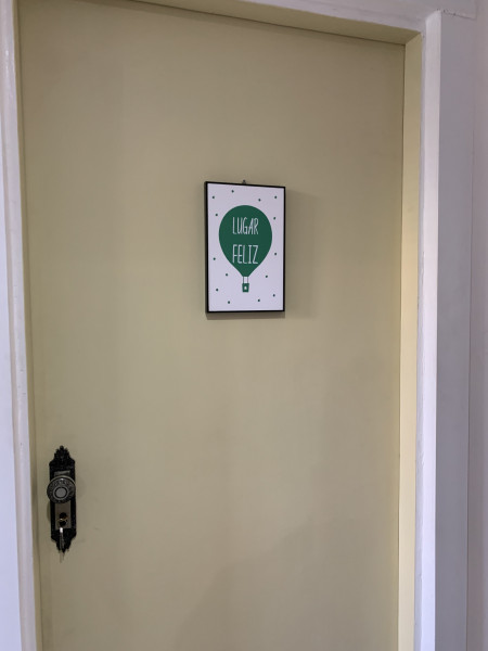 Imagem 2 da galeria do anúncio: Quarto  top c/banheiro exclusivo em apto à 100 mts Beira Mar