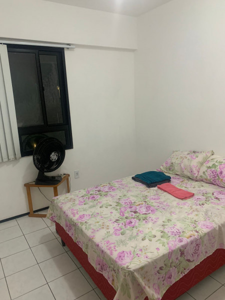 Imagem 4 da galeria do anúncio: Quarto  top c/banheiro exclusivo em apto à 100 mts Beira Mar