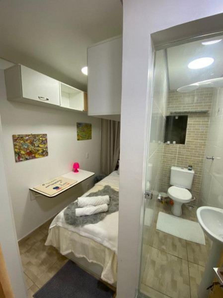 Imagem 17 da galeria do anúncio: Alugo quartos com Banheiro.