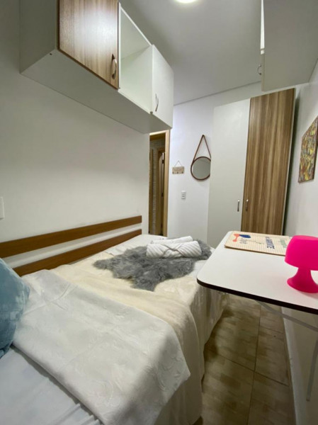 Imagem 12 da galeria do anúncio: Alugo quartos com Banheiro.