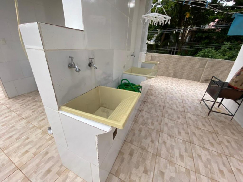 Imagem 4 da galeria do anúncio: Alugo quartos com Banheiro.