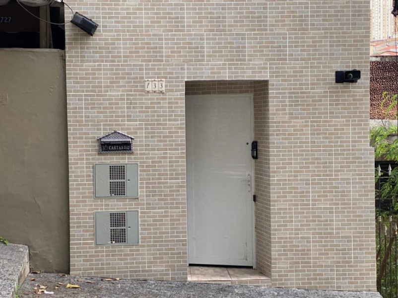 Imagem 1 da galeria do anúncio: Alugo quartos com Banheiro.