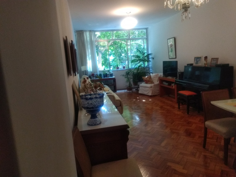 Imagem 5 da galeria do anúncio: quarto amplo no coração de ipanema