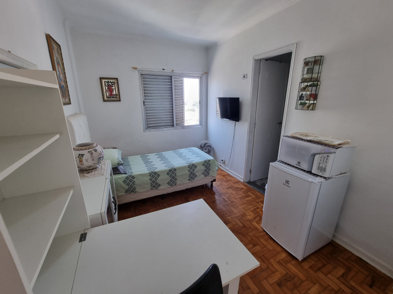 Imagem 2 da galeria do anúncio: Quarto Suite N.03 totalmente mobiliada e individual.