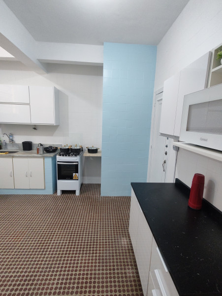 Imagem 4 da galeria do anúncio: quarto disponível em frente a faculdade de direito.