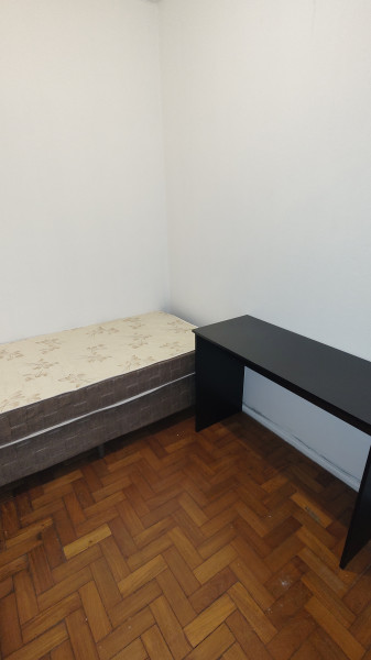 Imagem 1 da galeria do anúncio: quarto disponível no centro