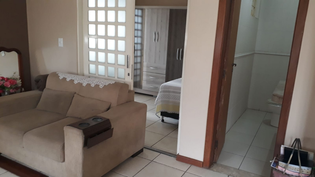 Imagem 6 da galeria do anúncio: Casa Amarela, familiar, conforto no Dona Clara.