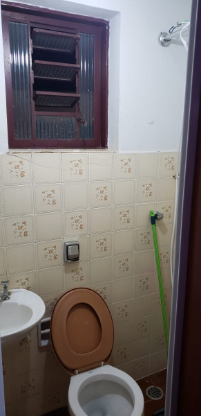 Imagem 4 da galeria do anúncio: Quarto uma quadra da faculdade UNIRP