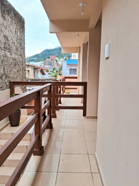 Imagem 8 da galeria do anúncio: Alugo kitinete mobiliada na Trindade.