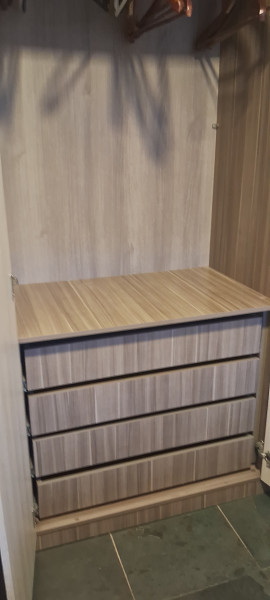 Imagem 2 da galeria do anúncio: Belo quarto de solteiro para mulheres