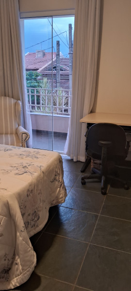 Imagem 3 da galeria do anúncio: Belo quarto de solteiro para mulheres