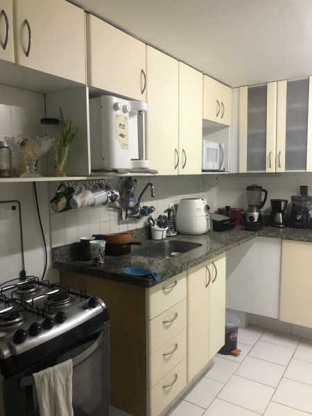 Imagem 4 da galeria do anúncio: suite, arejado e mobiliado.