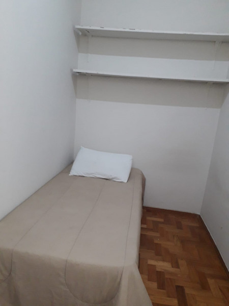 Imagem 2 da galeria do anúncio: Quarto DCE mobiliado na Savassi