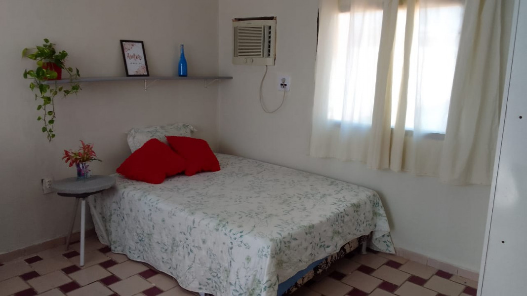 Imagem 3 da galeria do anúncio: Quarto em bairro tranquilo