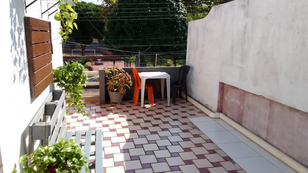 Imagem 7 da galeria do anúncio: Quarto em bairro tranquilo