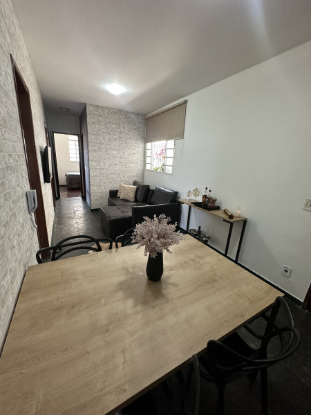 Imagem 3 da galeria do anúncio: Quarto no Estoril