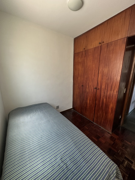 Imagem 1 da galeria do anúncio: Quarto no Estoril