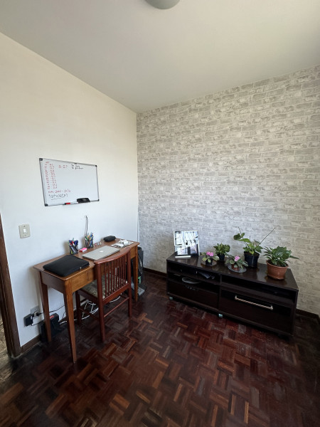 Imagem 2 da galeria do anúncio: Quarto no Estoril