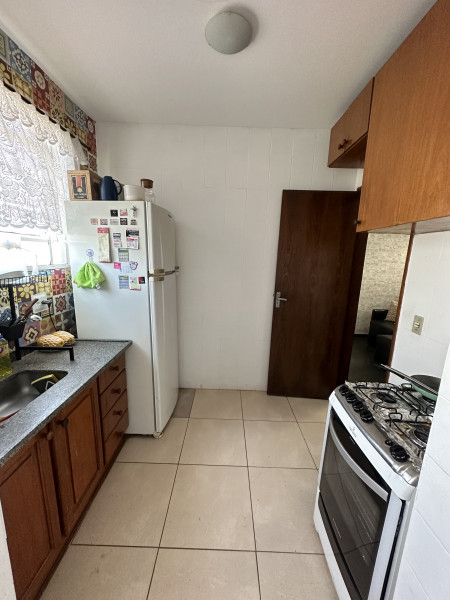 Imagem 5 da galeria do anúncio: Quarto no Estoril