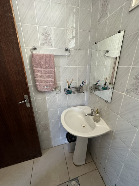 Imagem 6 da galeria do anúncio: Quarto no Estoril